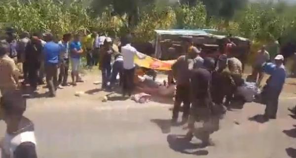 فيديو صادم ....ارتفاع ضحايا حادثة انقلاب سيارة "بيكوب" إلى 17 ضحية بين قتلى وجرحى