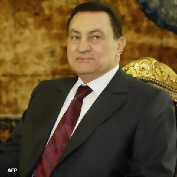 نقل مبارك الى مستشفى شرم الشيخ الدولي 