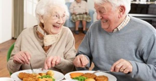 3 مكونات غذائية أساسية لتغذية كبار السن