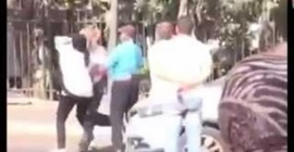 بالفيديو.. مشاجرة بالأيدي بين فتاتين مغربيتين وسائق تاكسي