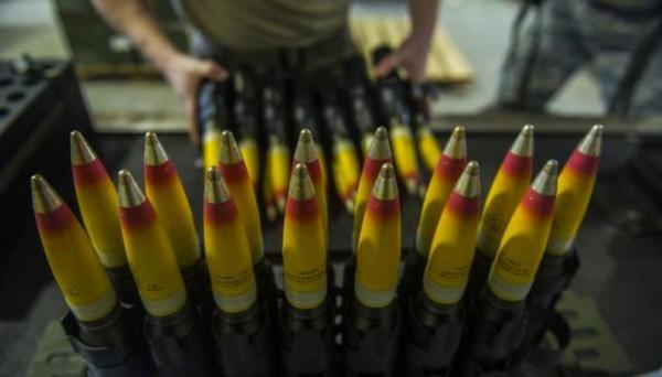 هل نحن على أعتاب حرب ثالثة؟.. بريطانيا ستزود أوكرانيا بأسلحة "فتاكة" تحتوي على "اليورانيوم"