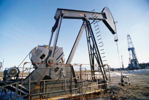 تراجع جديد في أسعار النفط في ظل عرض متزايد