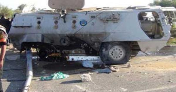 اصابة 5 أفراد من قوات الأمن المصري فى انفجار عبوة بمدرعة جنوب العريش
