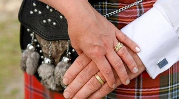 اسكتلندي بحث عن الذهب 18 شهراً ليصنع خاتم زواجه