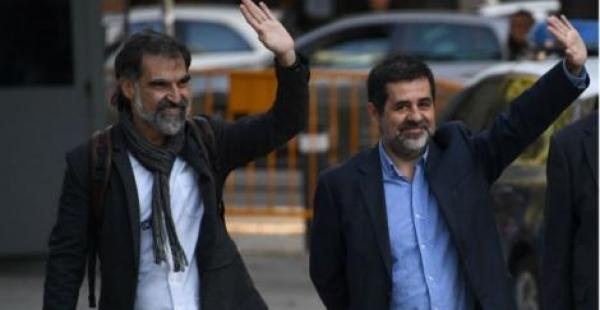 مدريد تعتقل قياديي أبرز منظمتين انفصاليتين في إقليم كاتالونيا