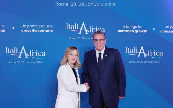 أخنوش: إيطاليا مهتمة بالانخراط في المشاريع التي ينفذها المغرب في مجال الطاقات المتجددة