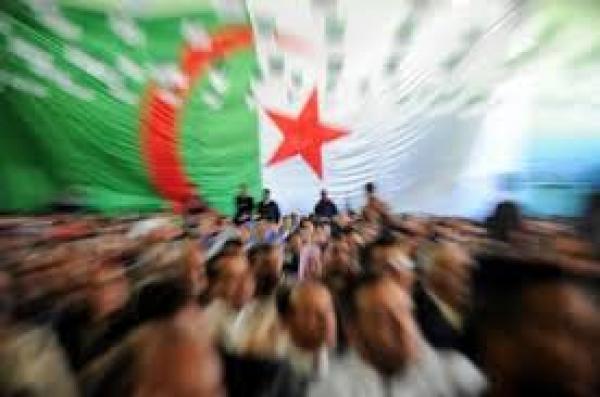 الحكم على مدون جزائري سنة نافذة بسبب منشورات على "فيسبوك"