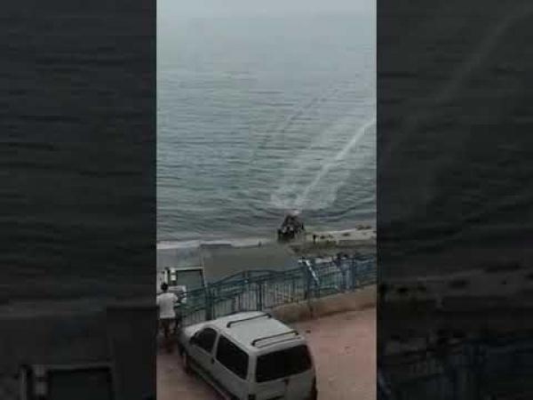 واقعة الحريك بالمجان تتكرر..قارب مطاطي آخر ينقل عدد من المهاجرين بطريقة مثيرة ضواحي الفنيدق (فيديو)