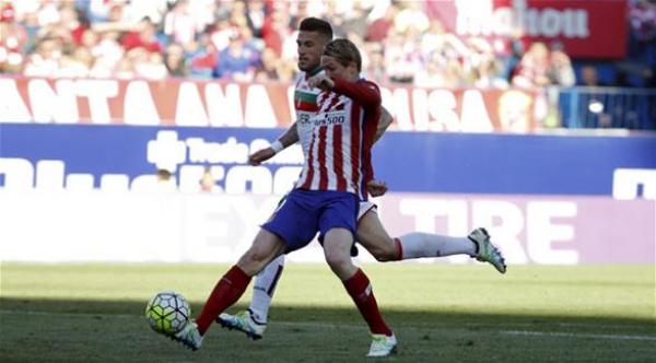 الدوري الإسباني : أتلتيكو مدريد يسحق غرناطة بثلاثية و يزاحم برشلونة على الصدارة