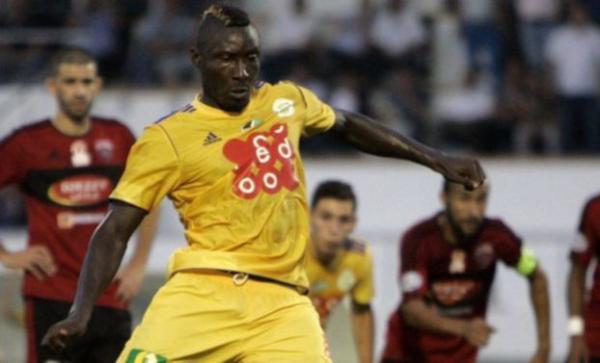 التحقيقات الأولية تكشف سبب وفاة اللاعب الكاميروني أيبوسي