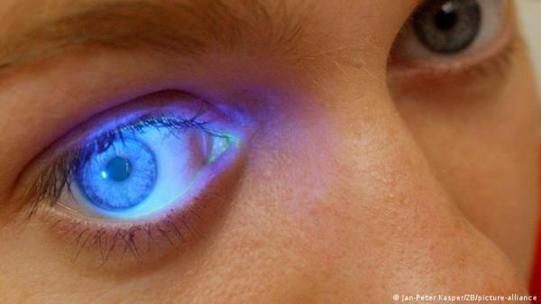 تقنية ضوئية ألمانية تفتح نافذة نور لمصابين بالعمى