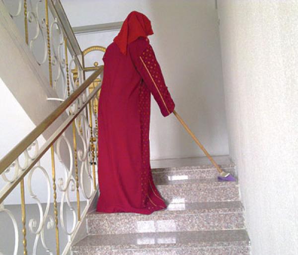 وزارة الخارجية توقف المصادقة على عقود المغربيات الخادمات في السعودية