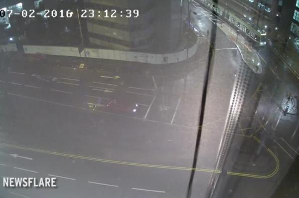 بالفيديو: اصطدام سيارة بقطار