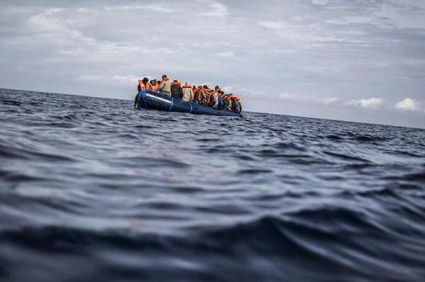 البحرية الملكية المغربية توقف 79 مهاجرا غير نظامي