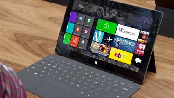 مايكروسوفت تقدم 10 آلالاف جهاز Surface RT للمعلمين