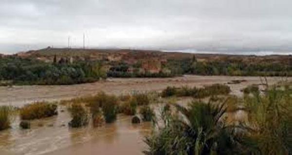كلميم : انقطاع الاتصال بمئات المواطنين المحاصرين بسبب الفيضانات والسيول