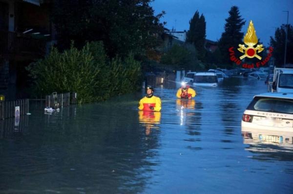 مقتل خمسة أشخاص جراء فيضانات اجتاحت إيطاليا