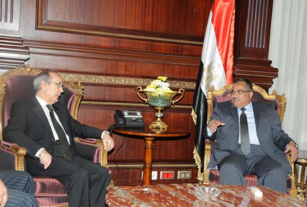 في تطور مفاجئ، أنباء عن عودة السفير المغربي بالقاهرة إلى الرباط