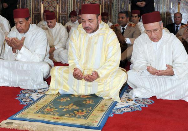 أمير المؤمنين يقيم بفاس مأدبة إفطار على شرف أعضاء المجلس الأعلى لمؤسسة محمد السادس للعلماء الأفارقة