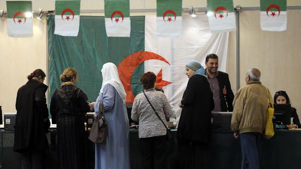 الجزائر: إغلاق مكاتب التصويت للاقتراع الرئاسي