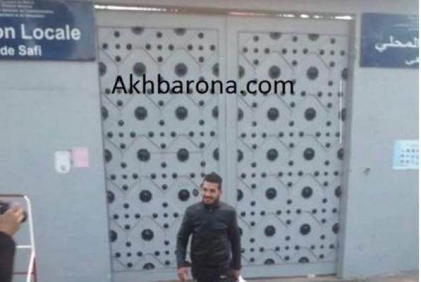 بالصور و الفيديو : إطلاق سراح الشاب عبد الرحمان المكراوي بطل فيديو &quot;الزفت المغشوش&quot;