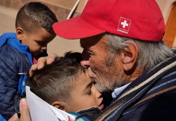 المغاربة يودعون السويسري "هانزجورك هوبر".. رجل الأعمال الذي خصص نصف ثروته لمساعدة الأطفال المتخلى عنهم بالحوز