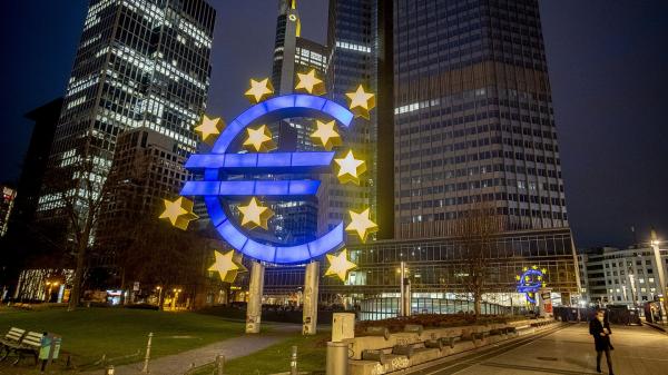 البنك المركزي الأوروبي يحذر من الزيادة في الأجور لكونه سيغذي التضخم