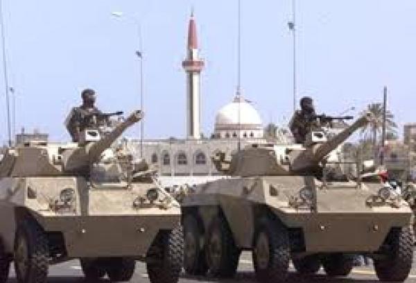 دبابات القوات الموالية للقذافي تدخل بلدة الزاوية