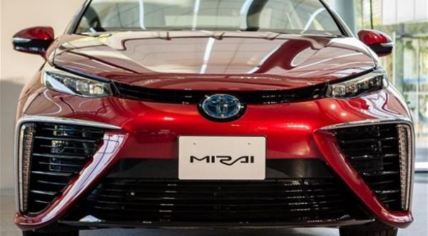 تويوتا تقدم أول سيارة هيدروجينية قياسية في العالم