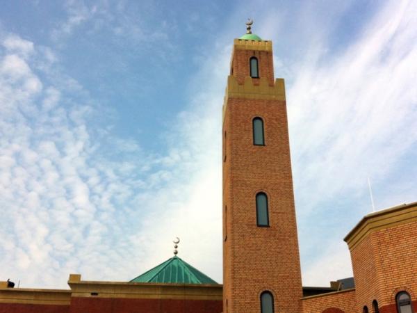 بالفيديو : تدشين أكبر مسجد مغربي في بمدينة روزندال الهولندية 