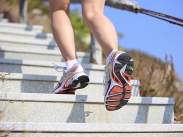 دراسة تكشف الفوائد الصحية لصعود الدرج