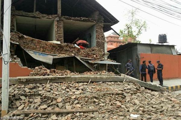 وزير الإعلام النيبالي: حصيلة قتلى الزلزال قد تصل إلى 4500 شخص