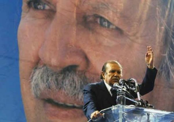 رائحة الفساد المالي والسياسي تقترب من محيط الرئيس الجزائري