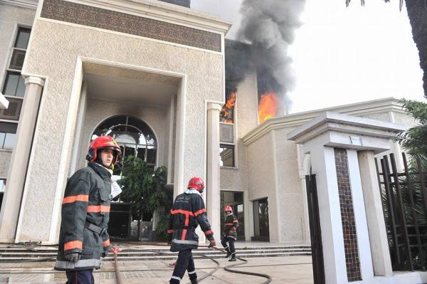 الوقاية المدنية تمنع مسؤولي الدار البيضاء من ولوج مقر الضحى المحترق