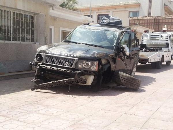 شاهد: صور سيارة الوليد بن طلال بعد تعرضه لحادث