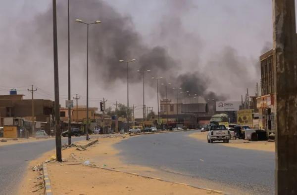 مقتل 56 مدنيا في الاشتباكات المسلحة بين الجيش السوداني وقوات الدعم السريع