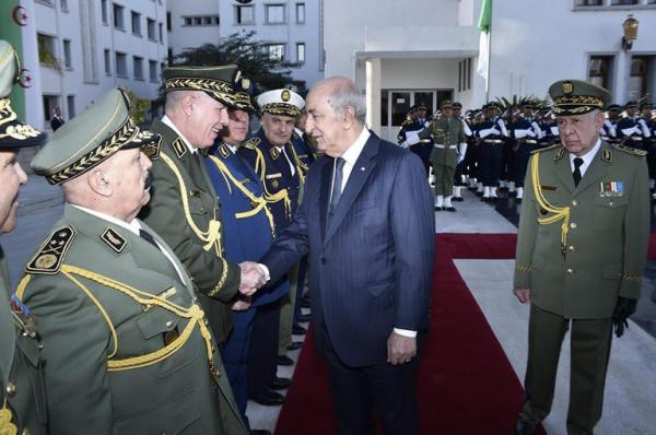 كاتب: الديكتاتورية العسكرية المحتضرة، هي المسؤولة الأولى عن الأزمة التي تعصف بالجزائر