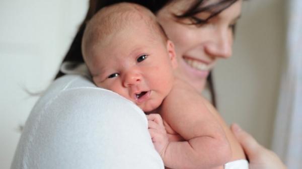 الرضاعة الطبيعية تقي الأم من الاكتئاب