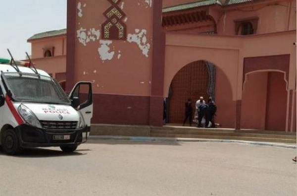 شخصٌ يثير حالة من الفزع  قرب مسجد ببوجدور