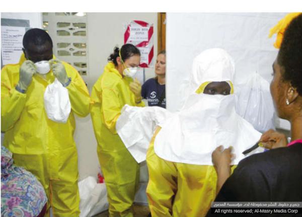مصور «إن بي سي» الأمريكية شفي من «إيبولا» ويغادر المستشفى