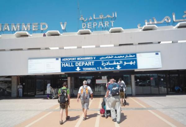 اعتقال مواطن تركي بمطار محمد الخامس حاول تهريب 10,7 كلغ من مخدر الشيرا