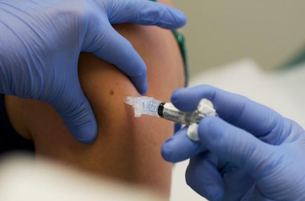 إسبانيا .. البدء في إعطاء الجرعة الثانية من اللقاح المضاد لفيروس كورونا