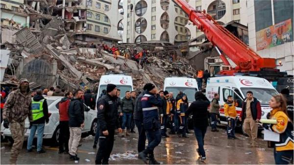 عاجل..ارتفاع كبير في حصيلة قتلى وجرحى زلزال تركيا المدمر