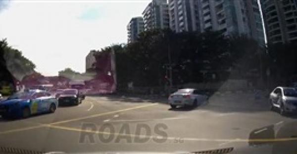 بالفيديو.. لقطات غريبة لـسيارة شبح تظهر فجأة على الطريق