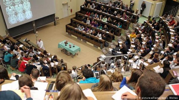 الآلاف من كبار السن في ألمانيا كطلبة مستمعين في الجامعات