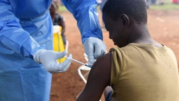 "الصحة العالمية" تصادق على أول لقاح في العالم ضد "إيبولا"