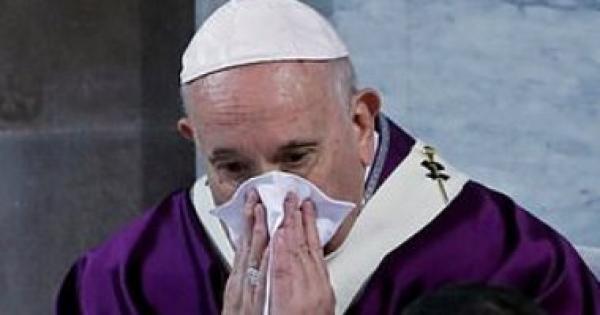 الفاتيكان يستعين بأطباء أتلتيكو مدريد لعلاج البابا فرانسيس