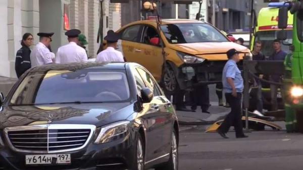 شرطة موسكو تكشف معطيات جديدة حول حادث دهس مواطنين من طرف سيارة أجرة