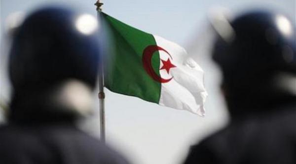 الجزائر تنشئ غرفة عمليات عسكرية وأمنية لرصد تحركات داعش