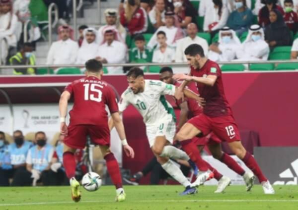 الجزائر تفوز على قطر وتلاقي تونس في نهائي كأس العرب